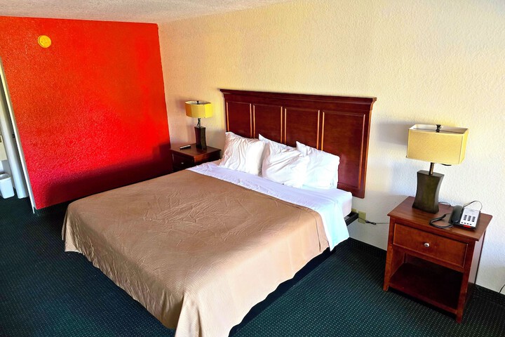 Room 16 of 30