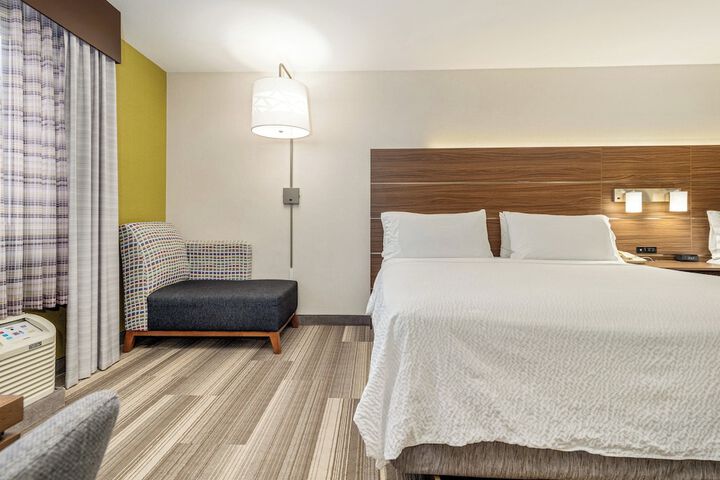 Room 60 of 348