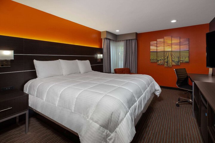 Room 16 of 18