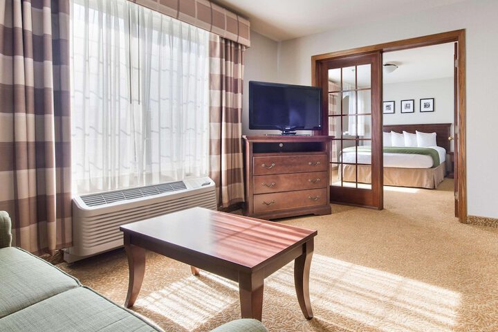 Country Inn & Suites by Radisson Greeley, CO