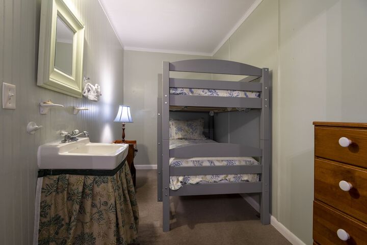 Room 160 of 309