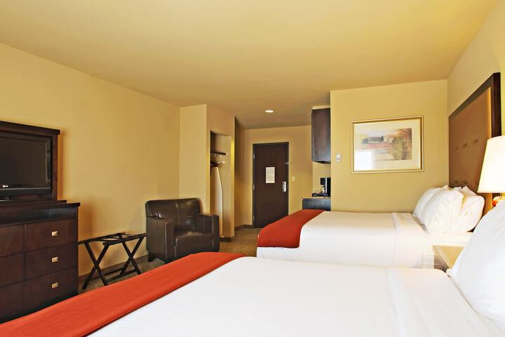 Holiday Inn Express & Suites Wichita Falls by IHG