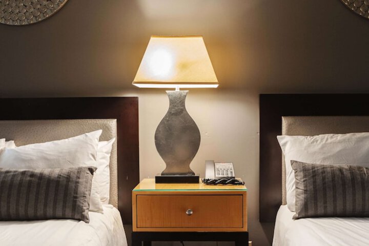 Stamford Suites