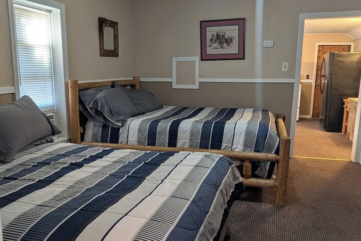 Cedarvale Cabins at Turner Falls