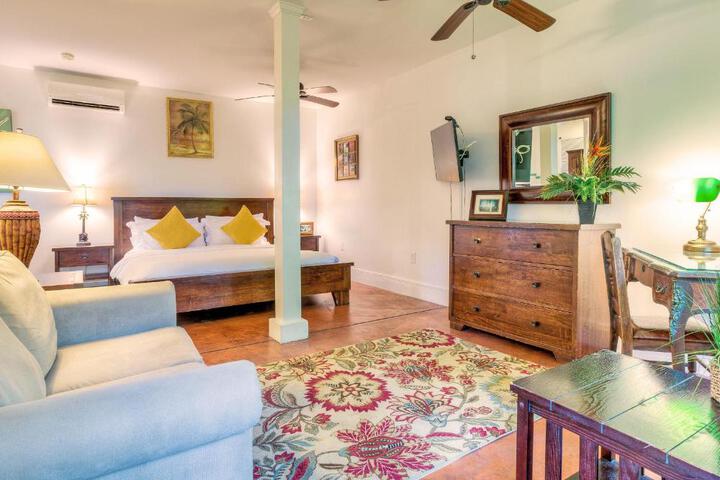 Key West Harbor Inn - Adults Only