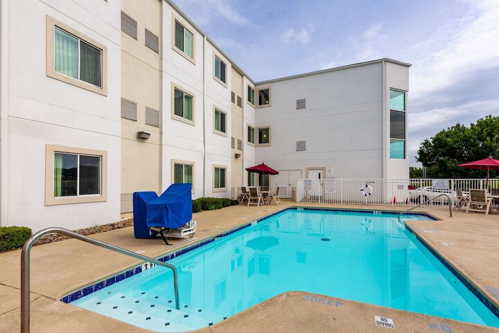 Pool 22 of 69