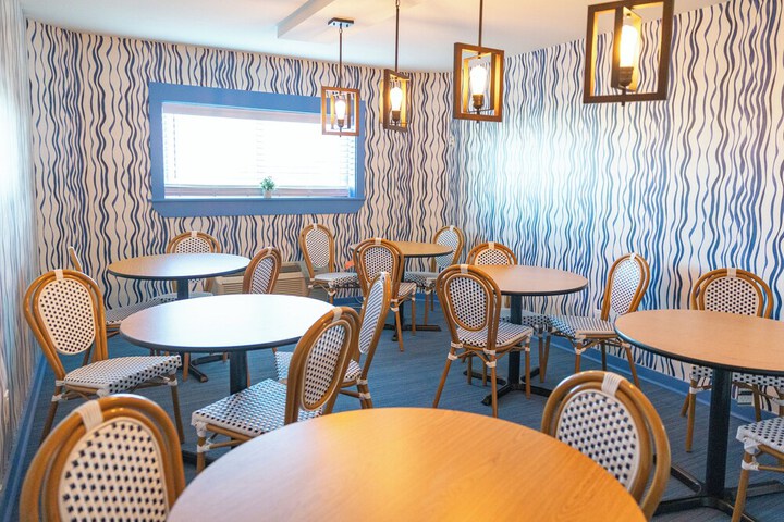 Surf Side Hotel