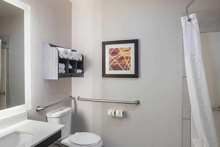Comfort Suites Lewisville - Dallas