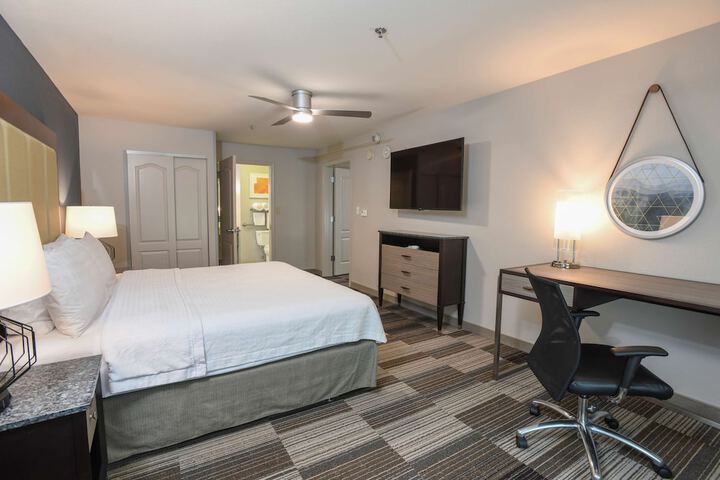 Room 22 of 76