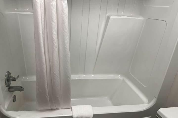 Room 8 of 37
