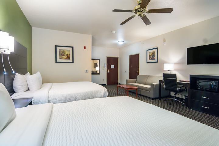 Clarion Inn & Suites Weatherford South