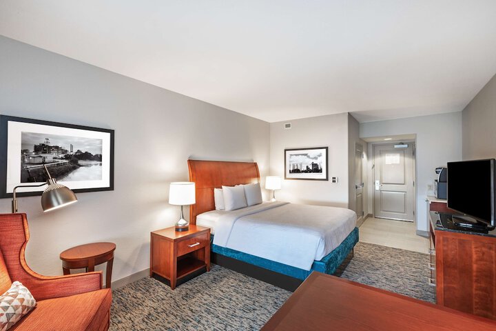 Room 22 of 48