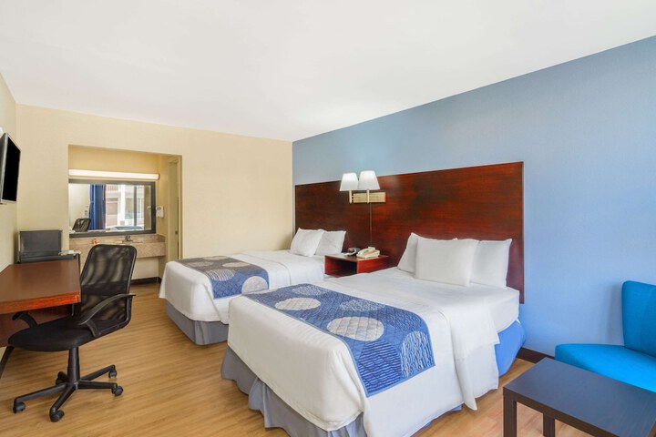 Room 7 of 14