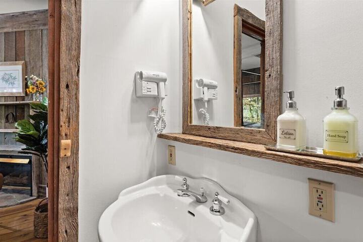 Laurel Valley Mountain Retreat