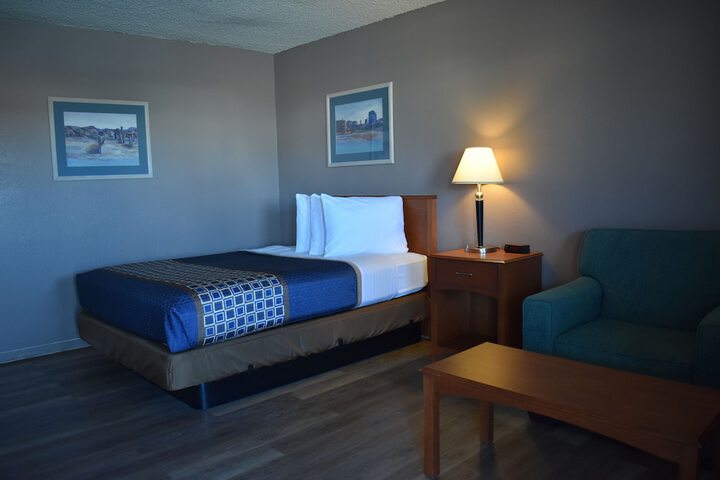 Room 13 of 22
