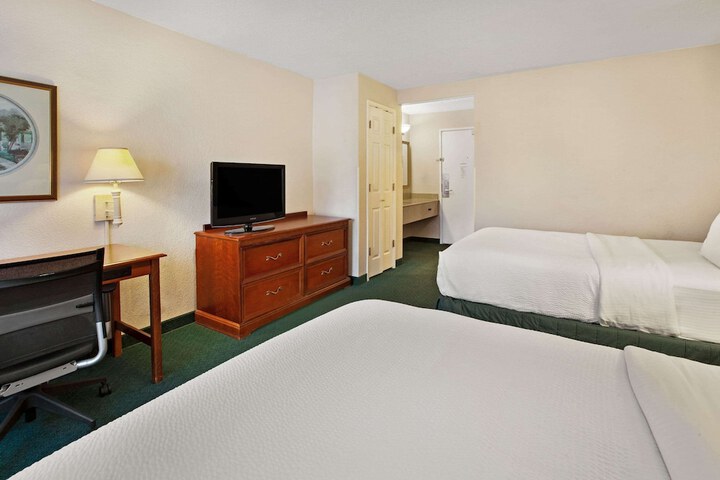 Room 21 of 36