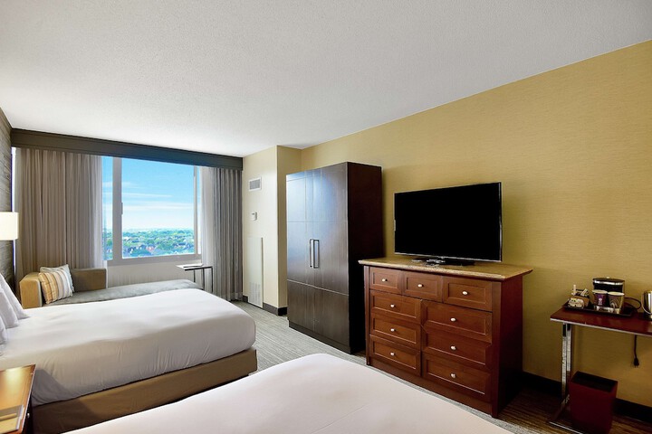 DoubleTree by Hilton Hotel & Suites Houston by the Galleria