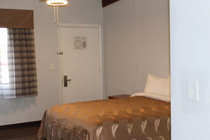 Room 25 of 75