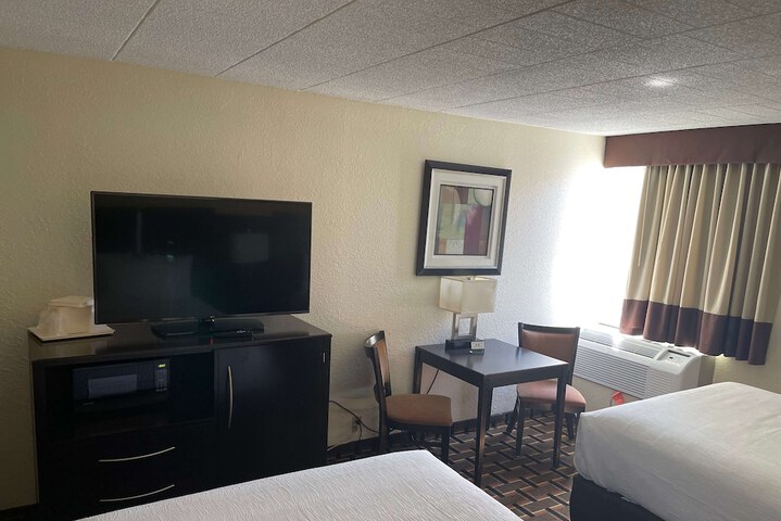 Room 10 of 23