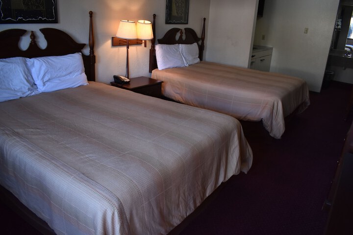 Room 11 of 21