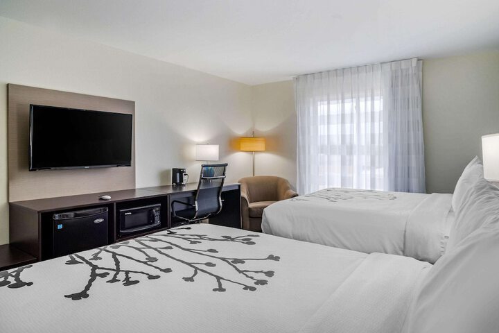 Room 16 of 32