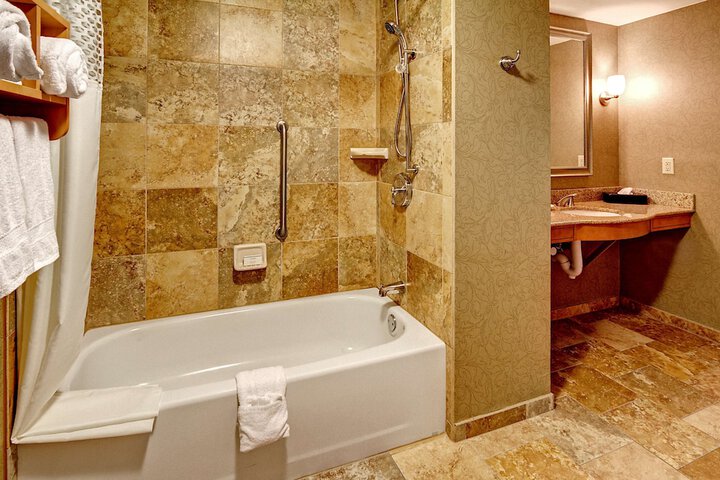 Room 15 of 36