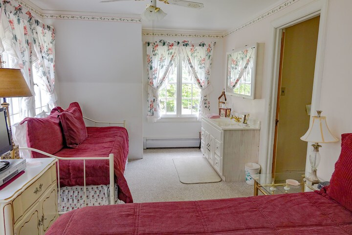 Room 46 of 79