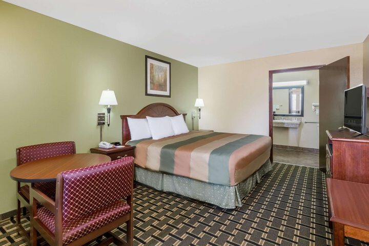 Room 7 of 15