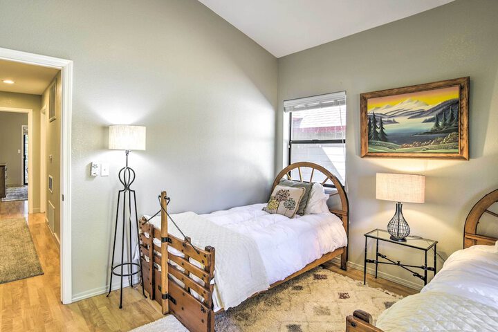 Charming Chester Home w / Furnished Porch!