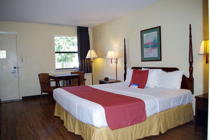 Room 12 of 17