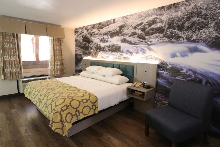 Room 32 of 50