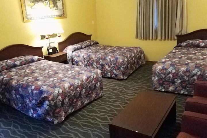 Room 12 of 32