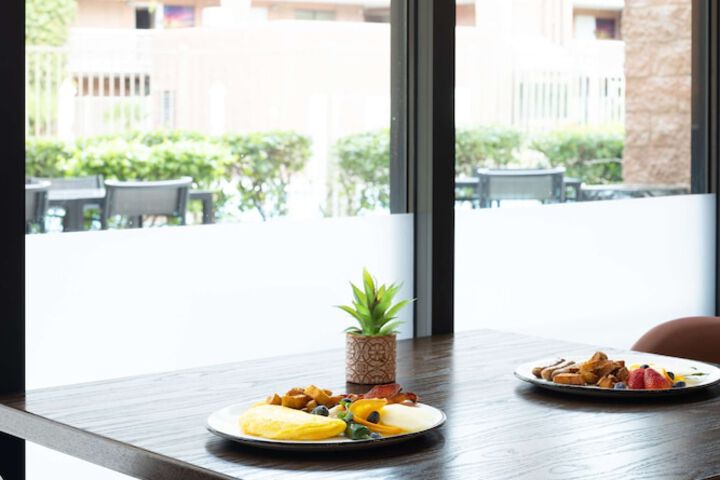 Embassy Suites by Hilton Tucson East