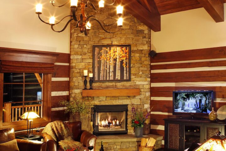 Headwaters Private Residences at Eagle Ranch Resort