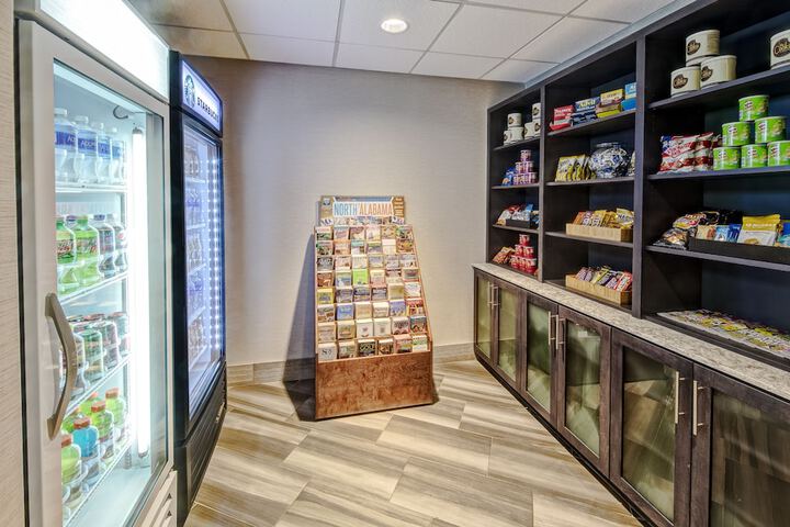 DoubleTree by Hilton Hotel Decatur Riverfront
