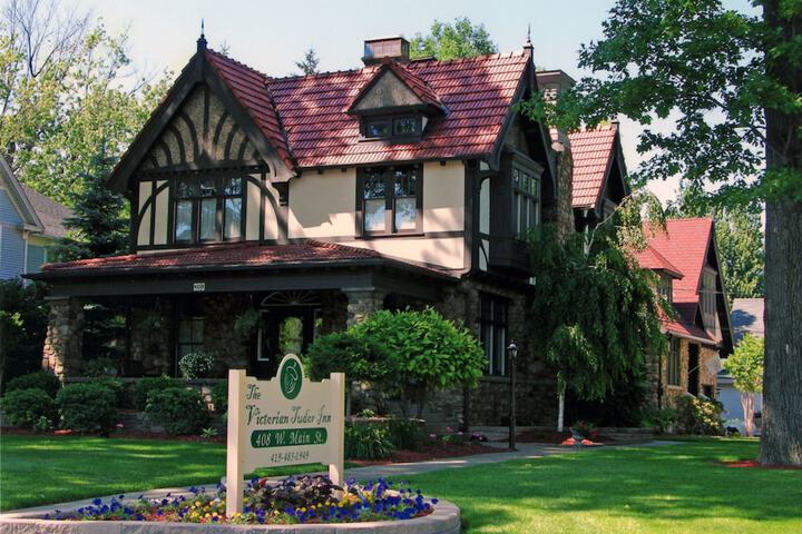 The Victorian Tudor Inn