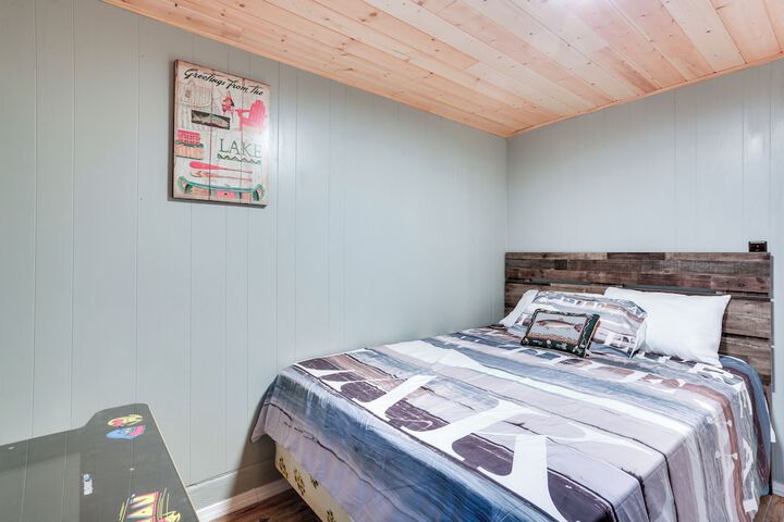 Kingston Cabin Rental: Walk to Lake Texoma Beaches