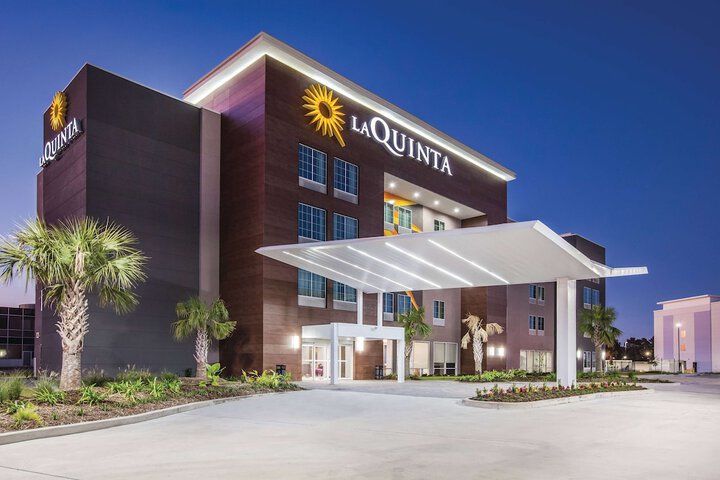 La Quinta Inn & Suites by Wyndham Baton Rouge - Port Allen