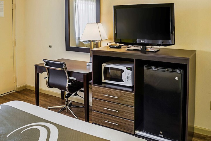 Room 17 of 36