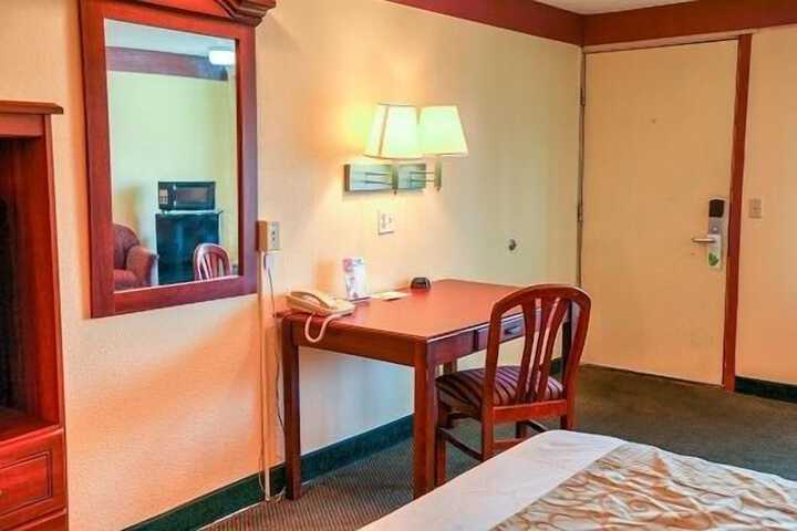 Room 16 of 29