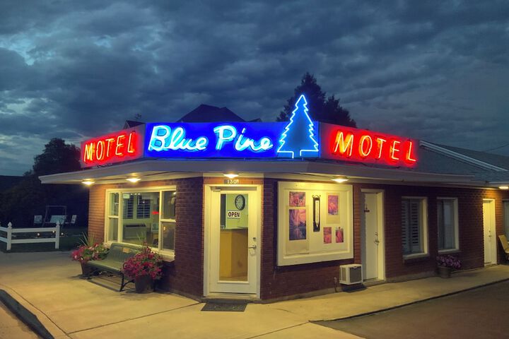 Blue Pine Motel