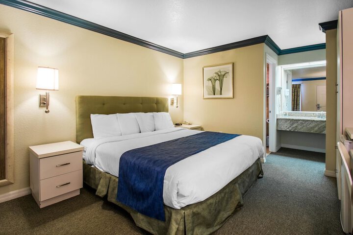 Room 20 of 38