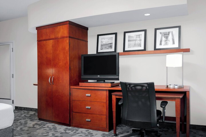 Room 21 of 35
