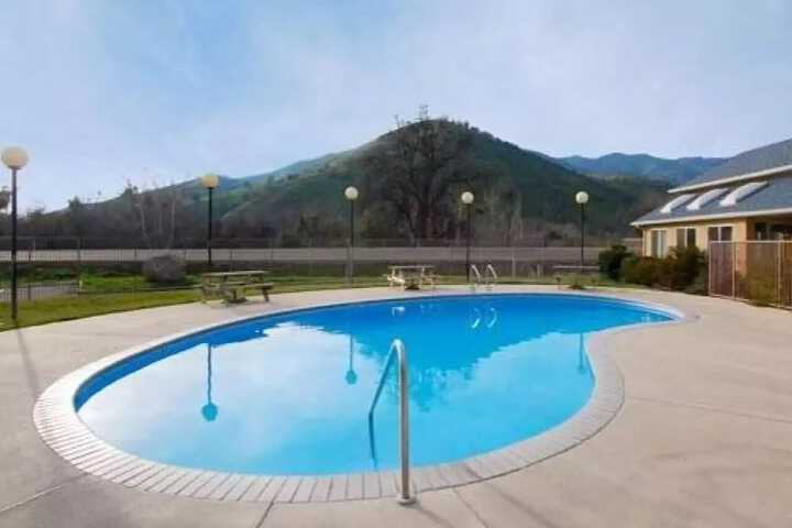 Pool 5 of 43