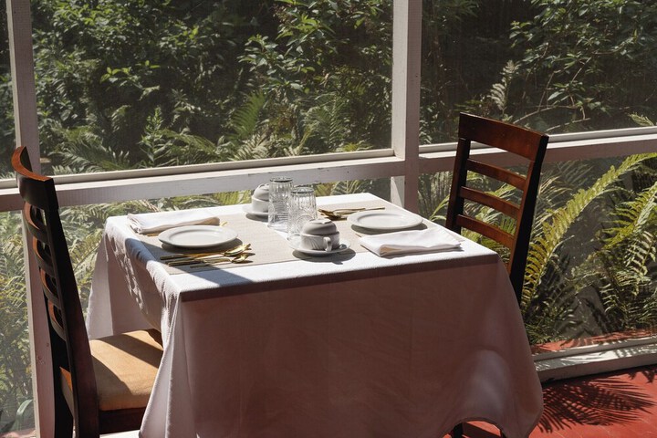 Dining 82 of 97