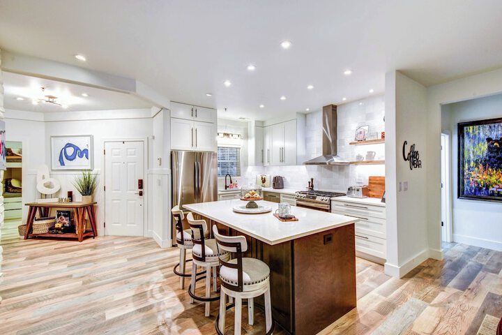 Modern Condo + Golf Course View Near Hiking!