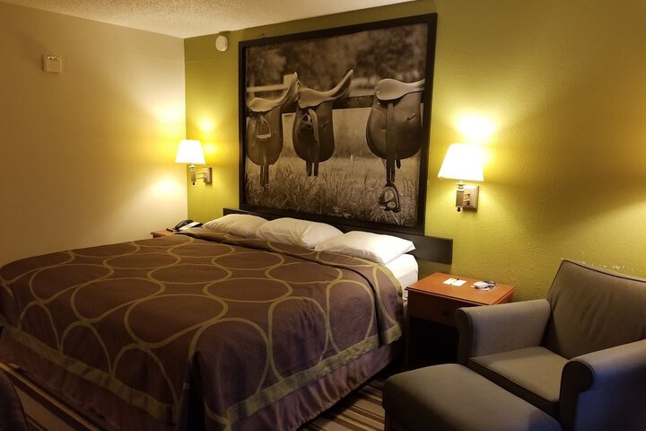 Super 8 by Wyndham Longview / North
