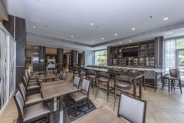 DoubleTree by Hilton North Charleston - Convention Center