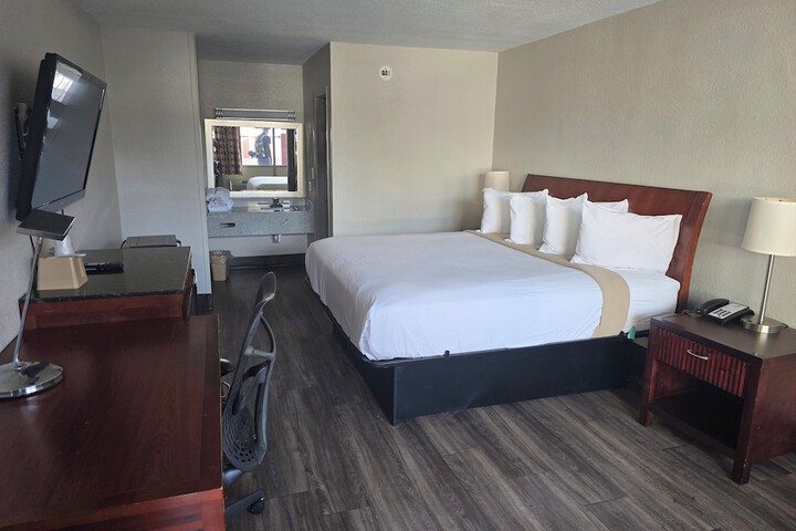 Room 15 of 17