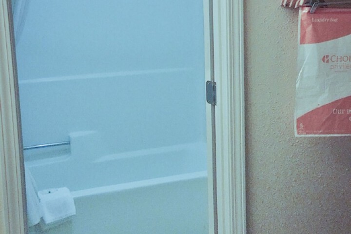 Room 34 of 82